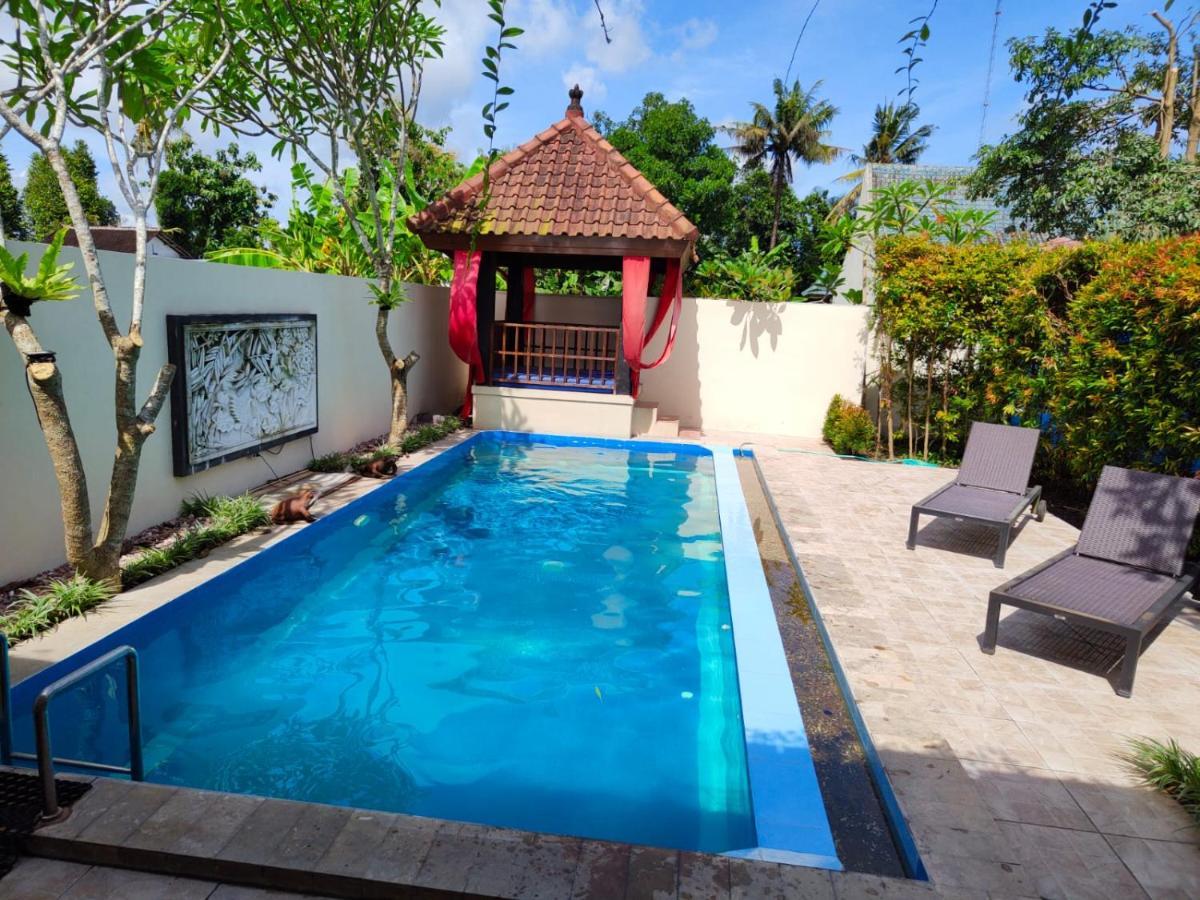 Rosseno Villa Yogyakarta Luaran gambar