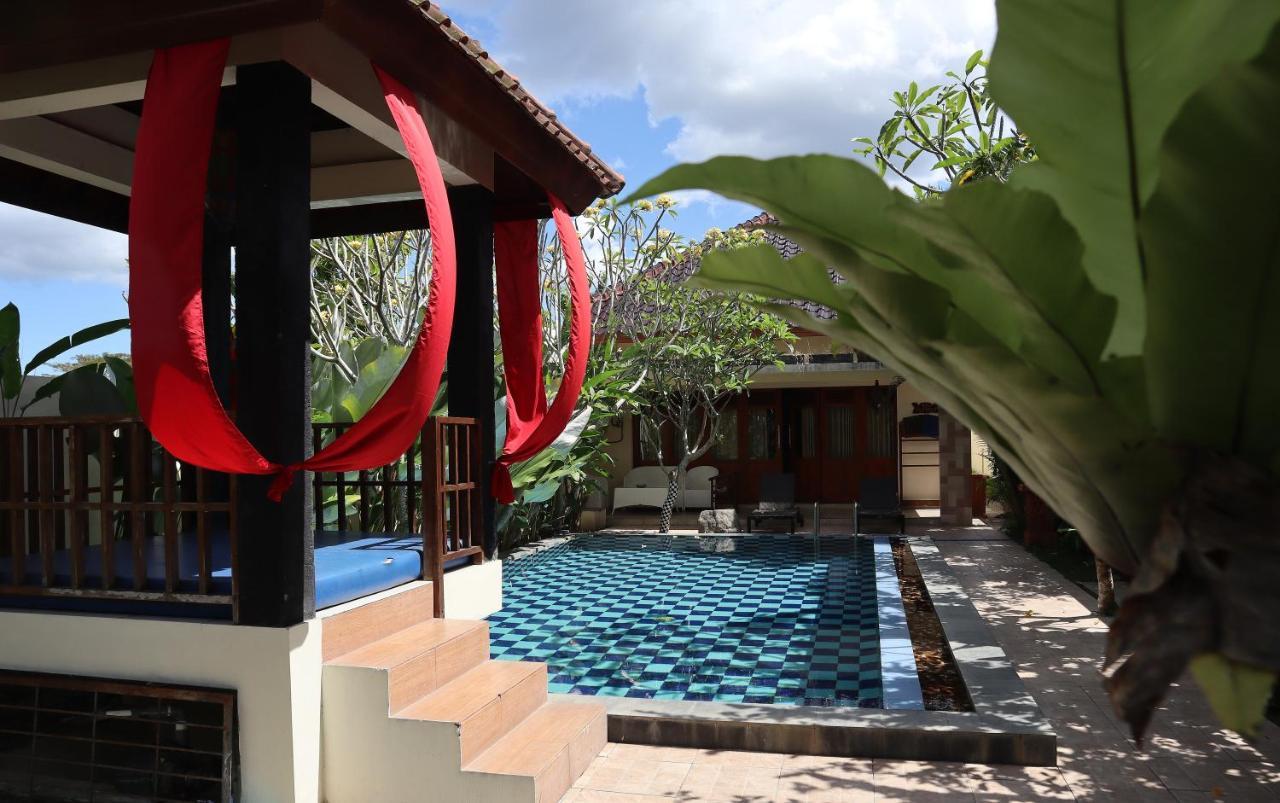 Rosseno Villa Yogyakarta Luaran gambar