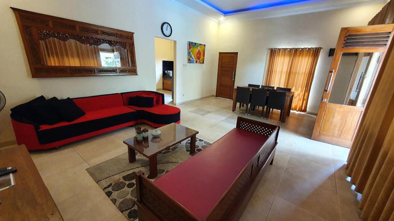 Rosseno Villa Yogyakarta Luaran gambar