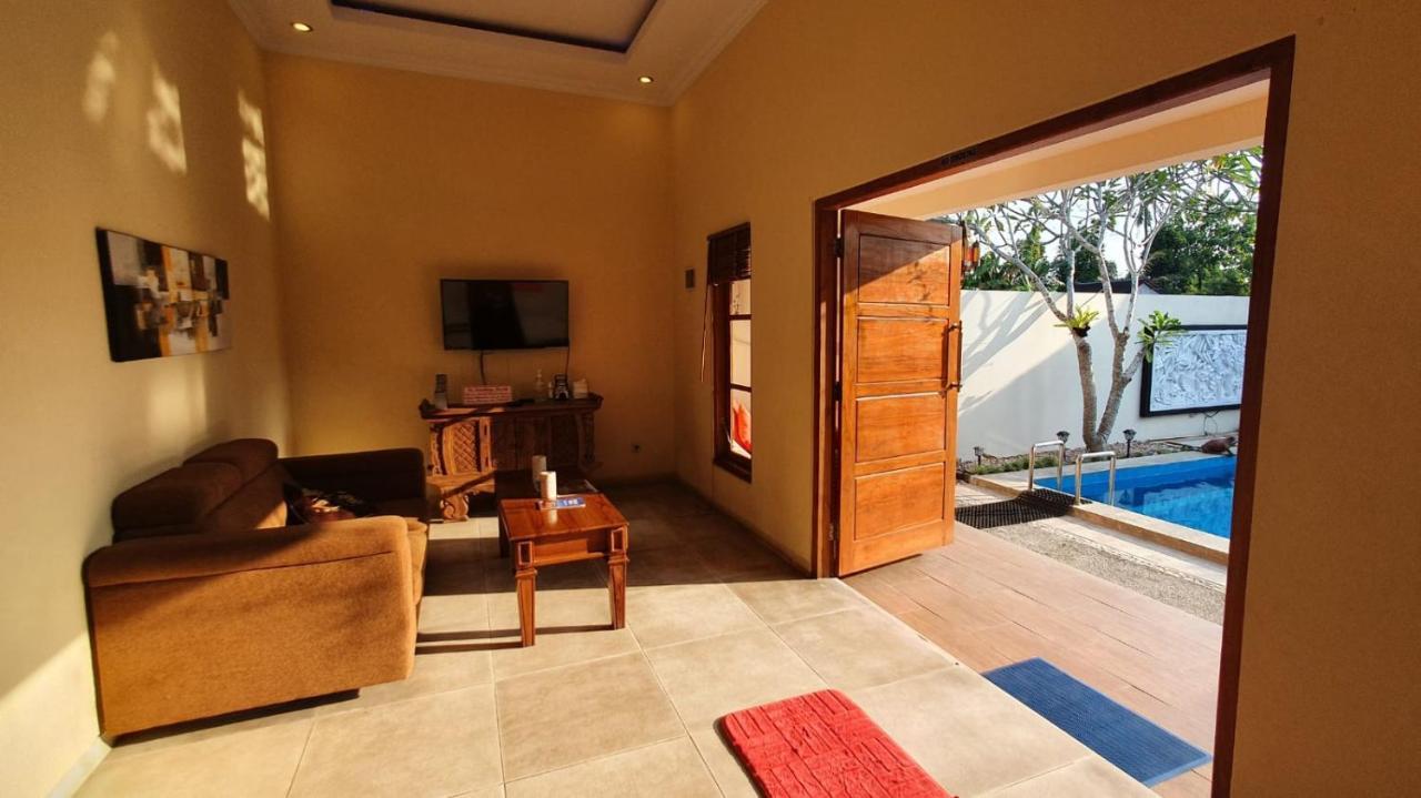 Rosseno Villa Yogyakarta Luaran gambar